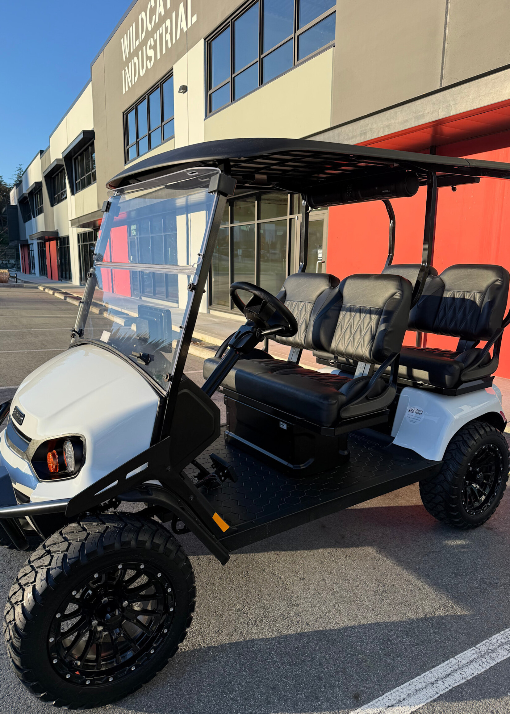 EZGO 2026 EZGO Liberty Lithium White 3671141