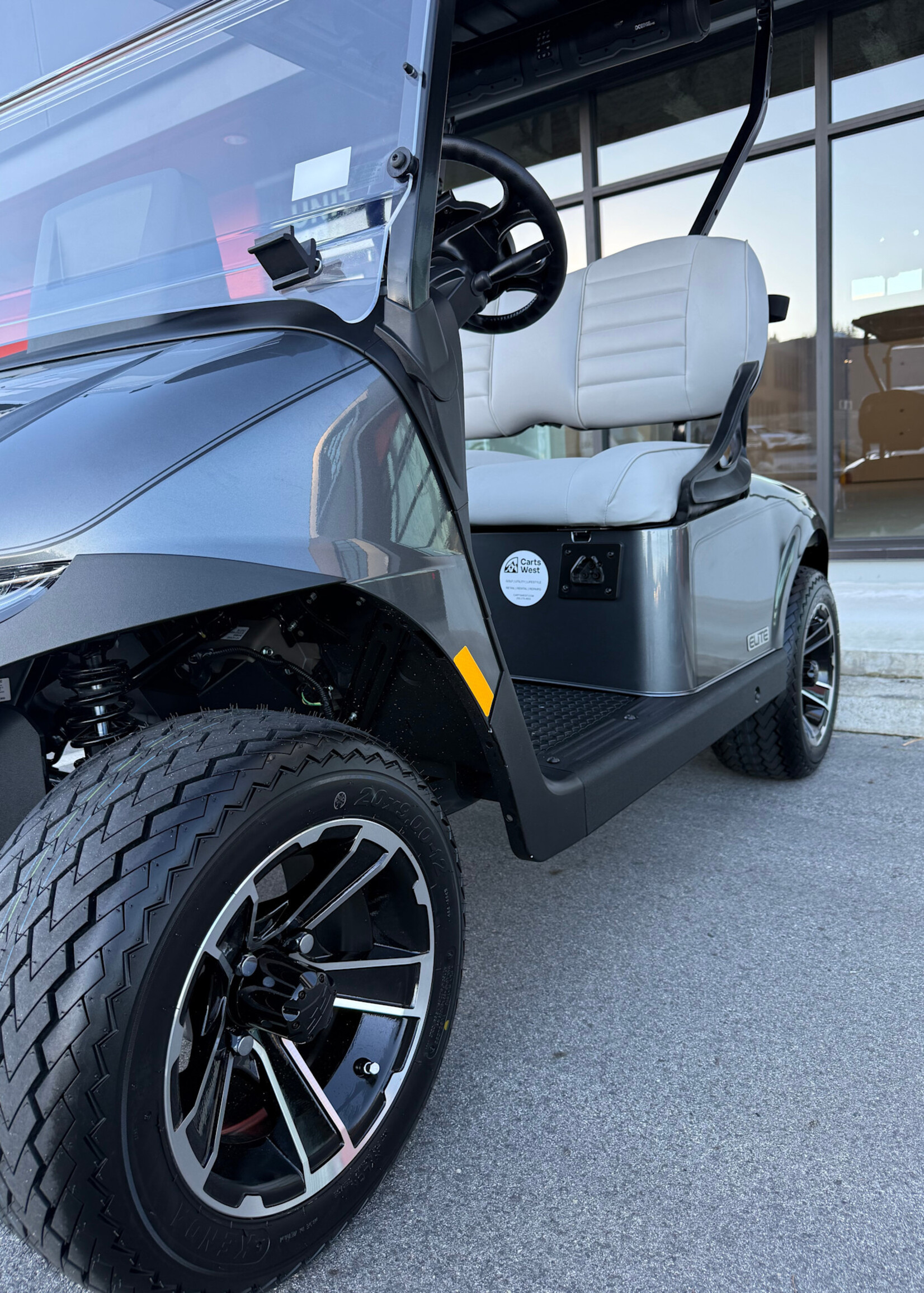 EZGO 2026 EZGO RXV Elite Lithium Charcoal 5953590