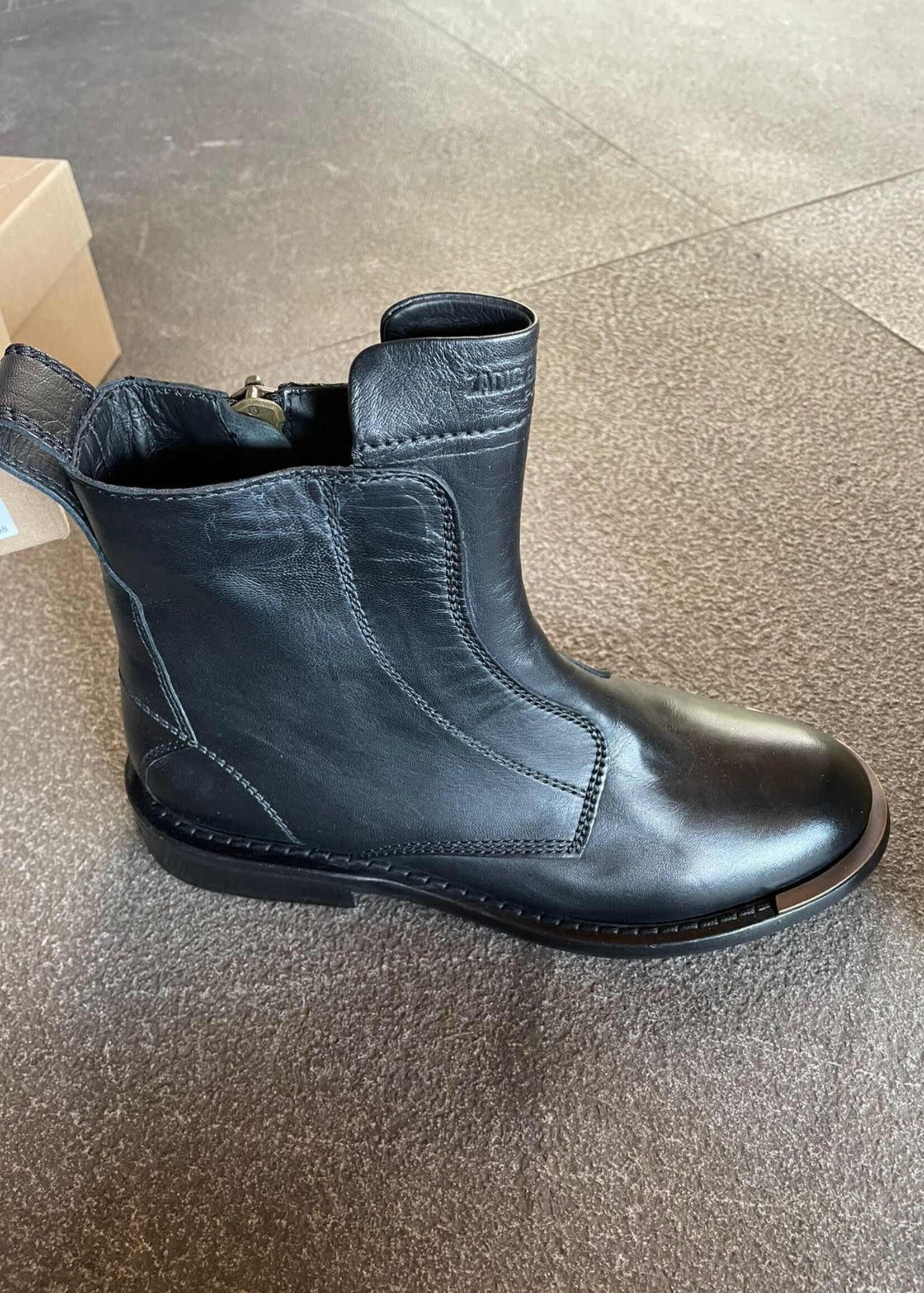 ZAD ZAD BOTA LAUREEN