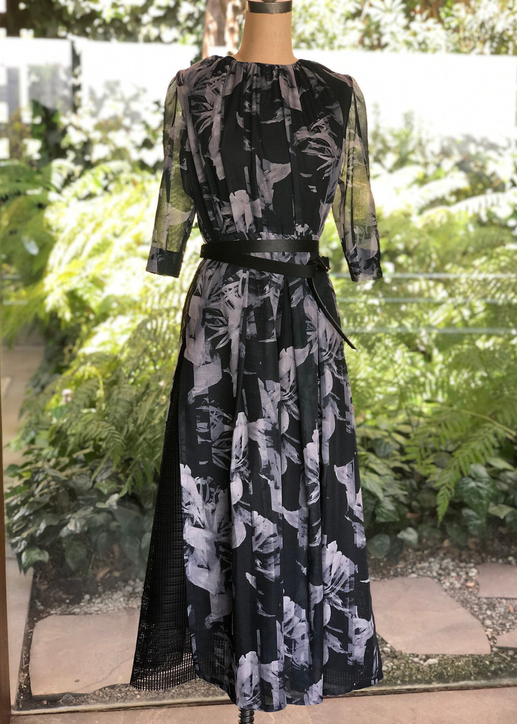 NON NON VESTIDO ABSTRACT FLORA