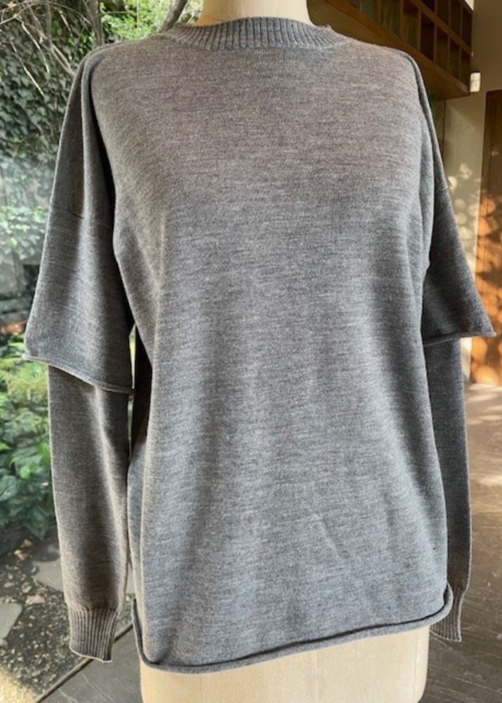 TE TE SWEATER DELILAH GRIS