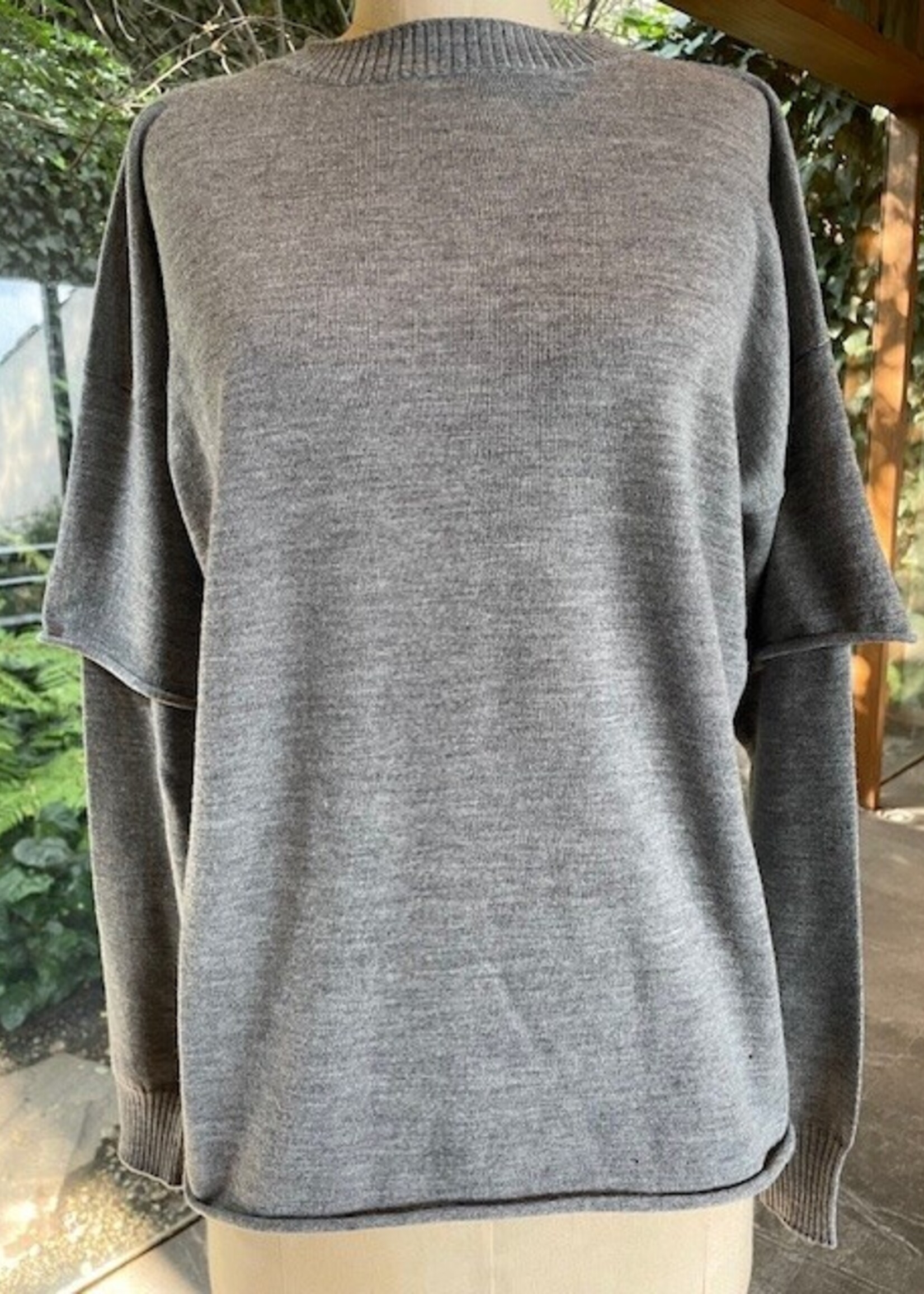 TE TE SWEATER DELILAH GRIS