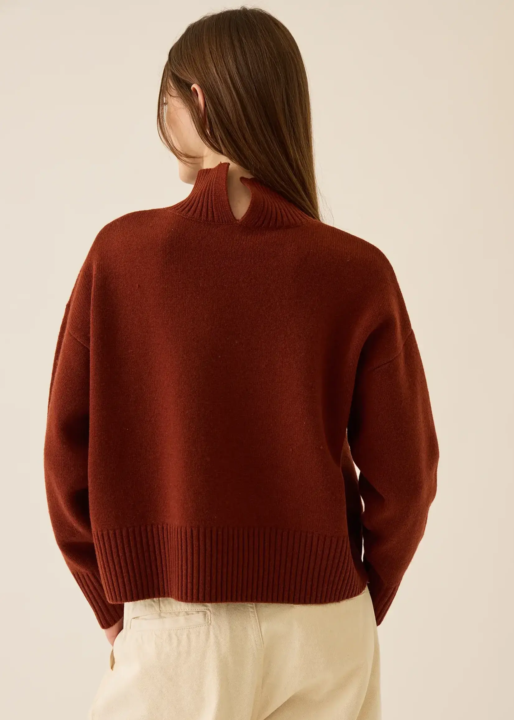 DEM DEM SWEATER NANA TURTLENECK