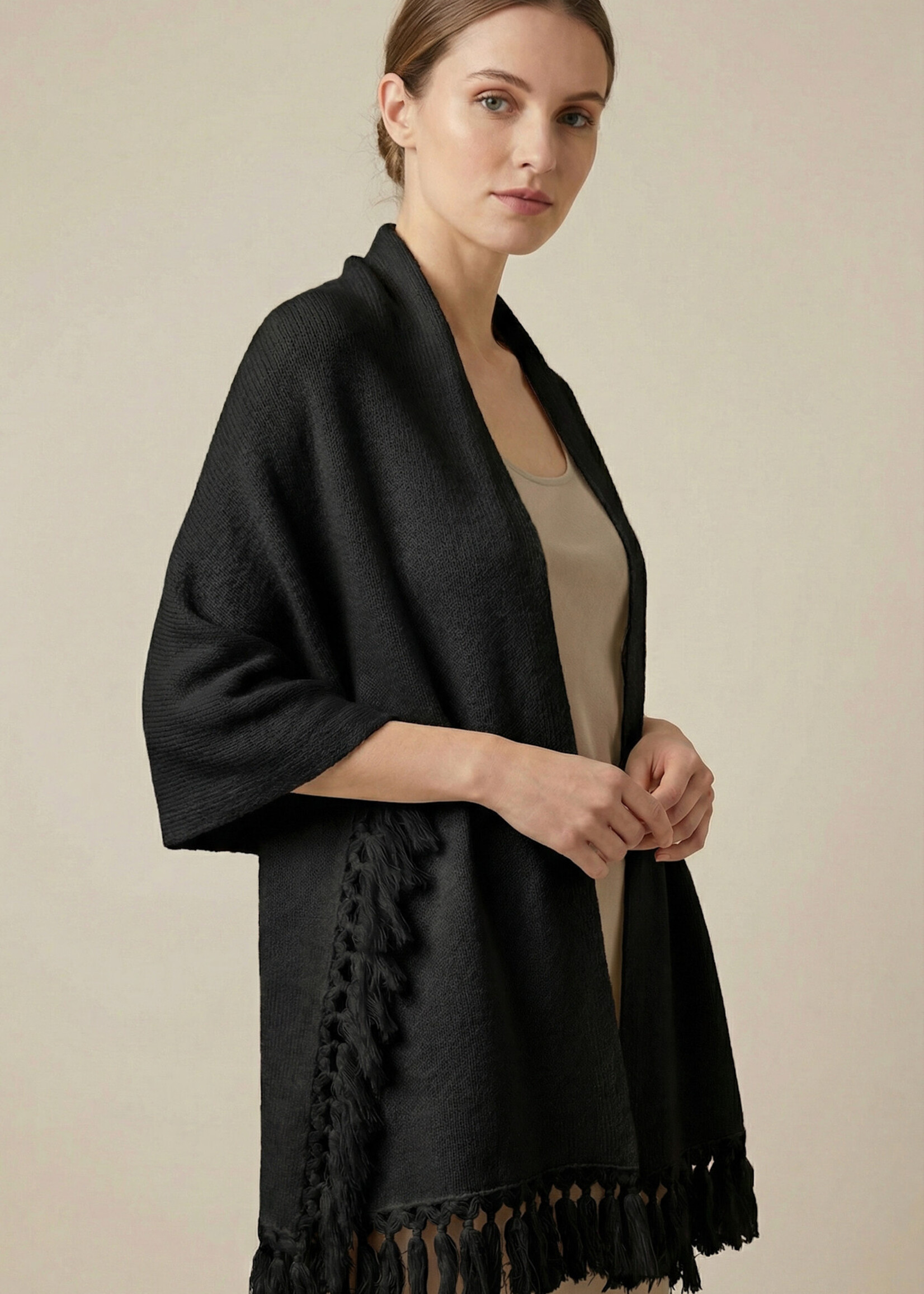 PUR PUR CAPA STOLE WITH FRINGES