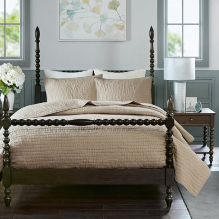 Madison Park Signature Serene 3 Piece Hand Quilted Cotton Quilt Set