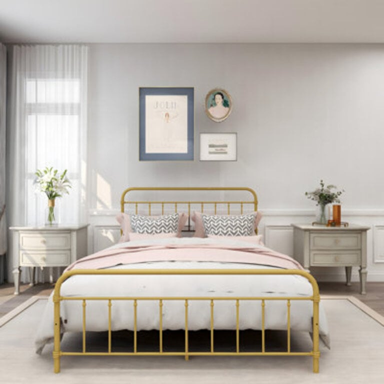 Chuckanut Metal Platform Bed