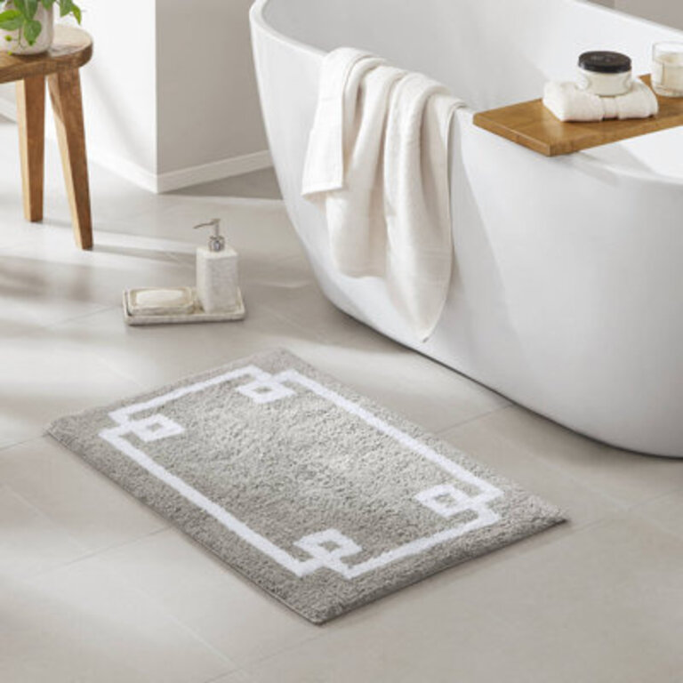 Evan 100 Cotton Tufted Bath Rug with Non-Slip Backing