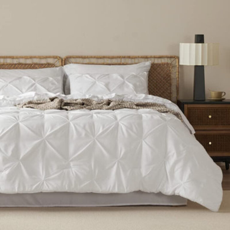 Best Seller Bedsure Pintuck Bed-in-a-Bag Set  Pinch Pleat Comforter with Sheets Pillowcases  Shams