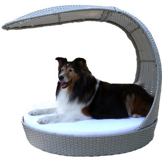 Clara Outdoor Hooded Dog Bed