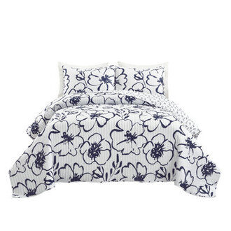 Scandinavian Reversible Floral Quilt Set