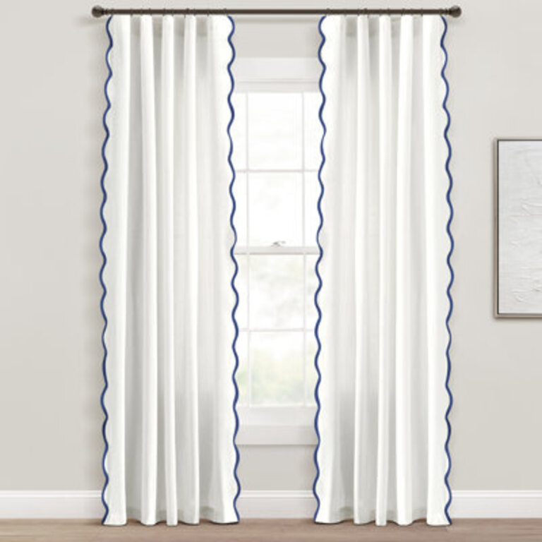 Yolonda Curtain