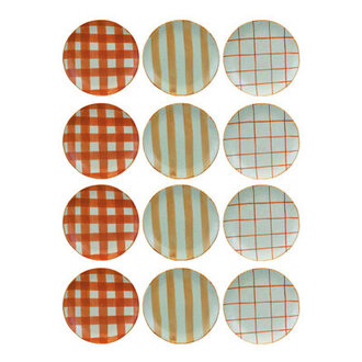 Round Hand-Painted Stoneware Plate With 3 Various Pattern
