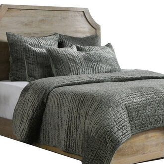 Tasmin Velvet Quilt