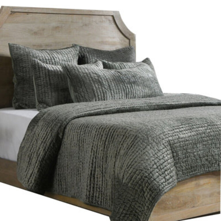 Tasmin Velvet Quilt