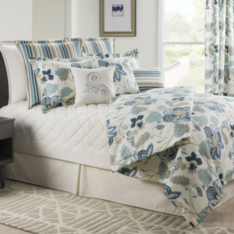Savannah Floral Comforter