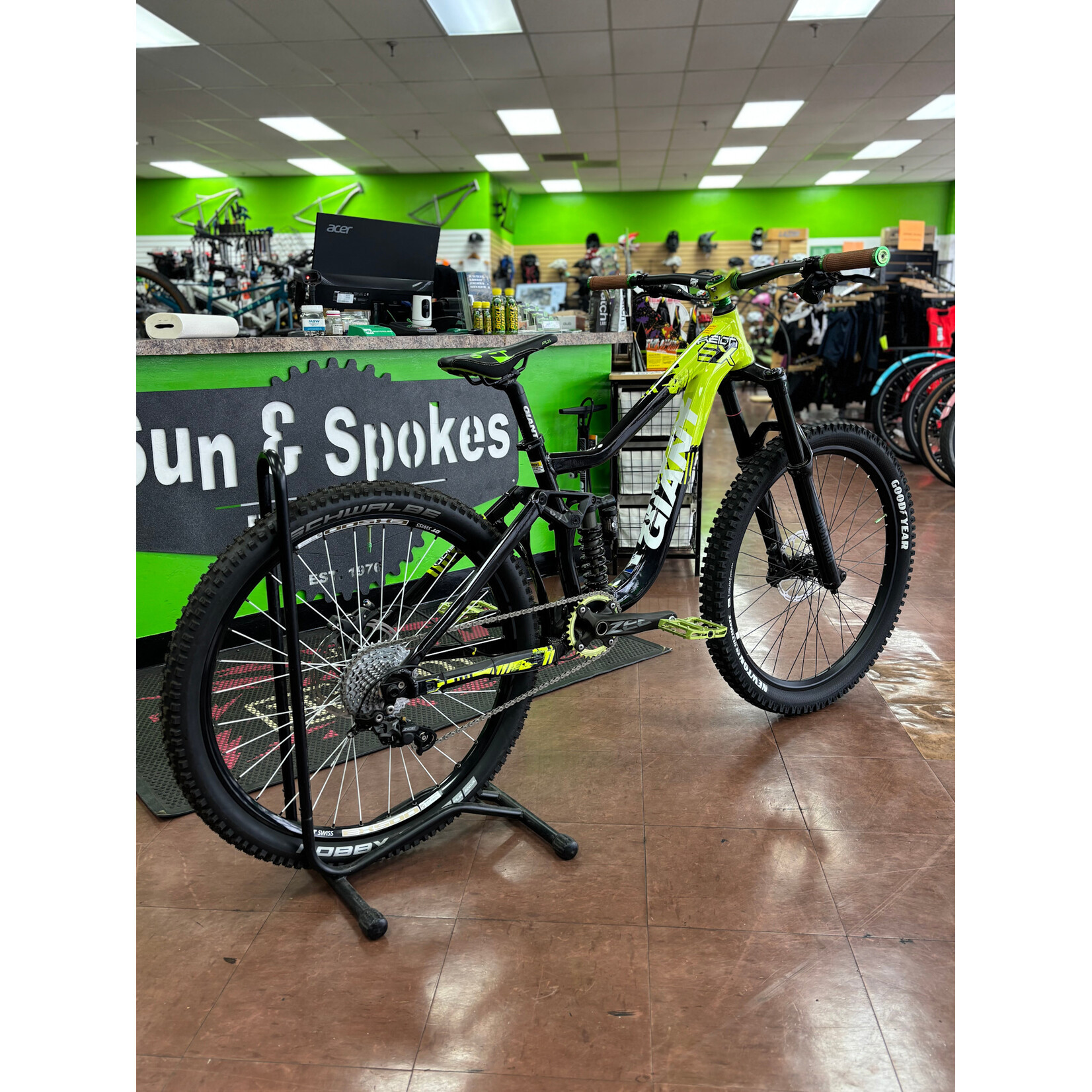 Giant Giant Reign SX MULLET Black/Yellow SM