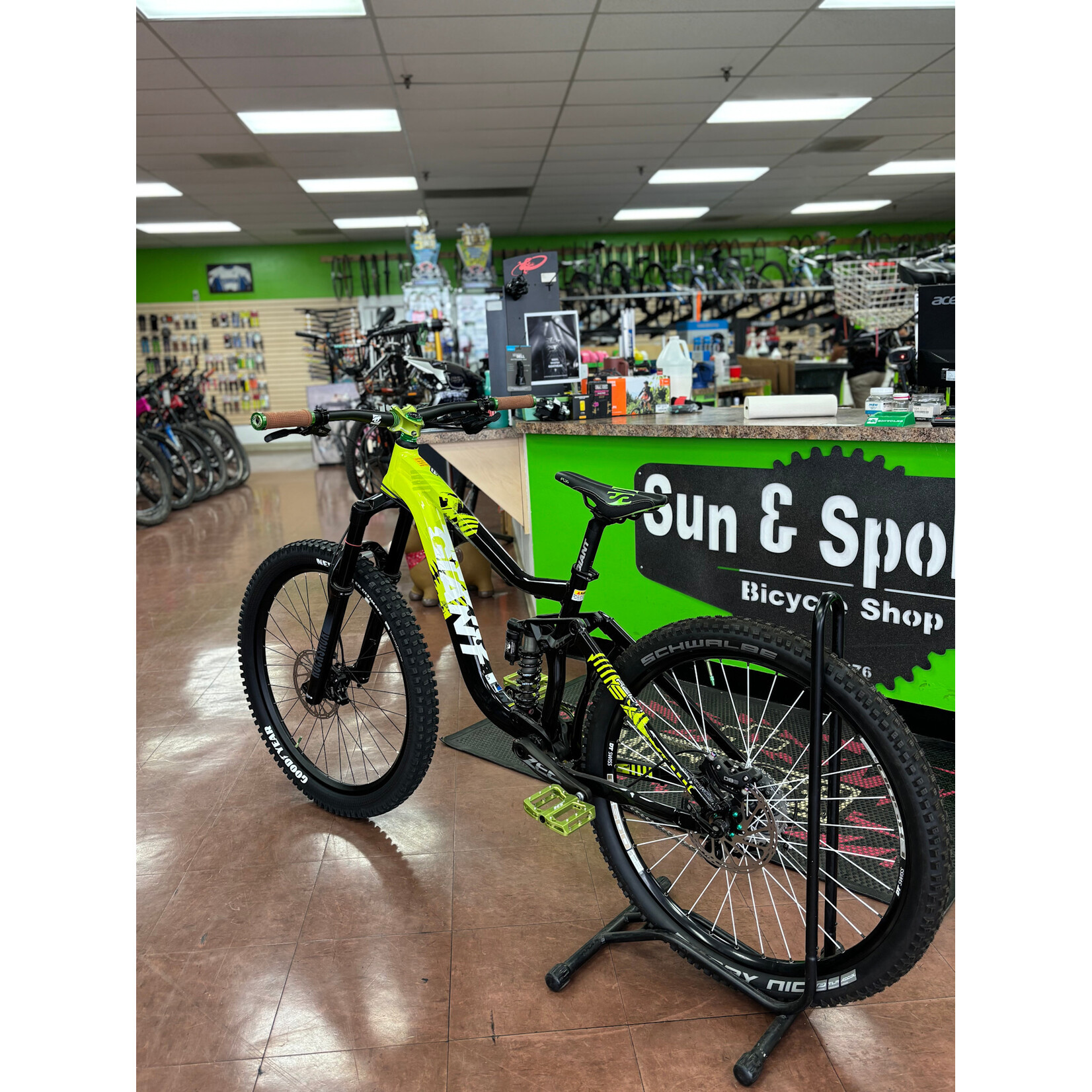 Giant Giant Reign SX MULLET Black/Yellow SM