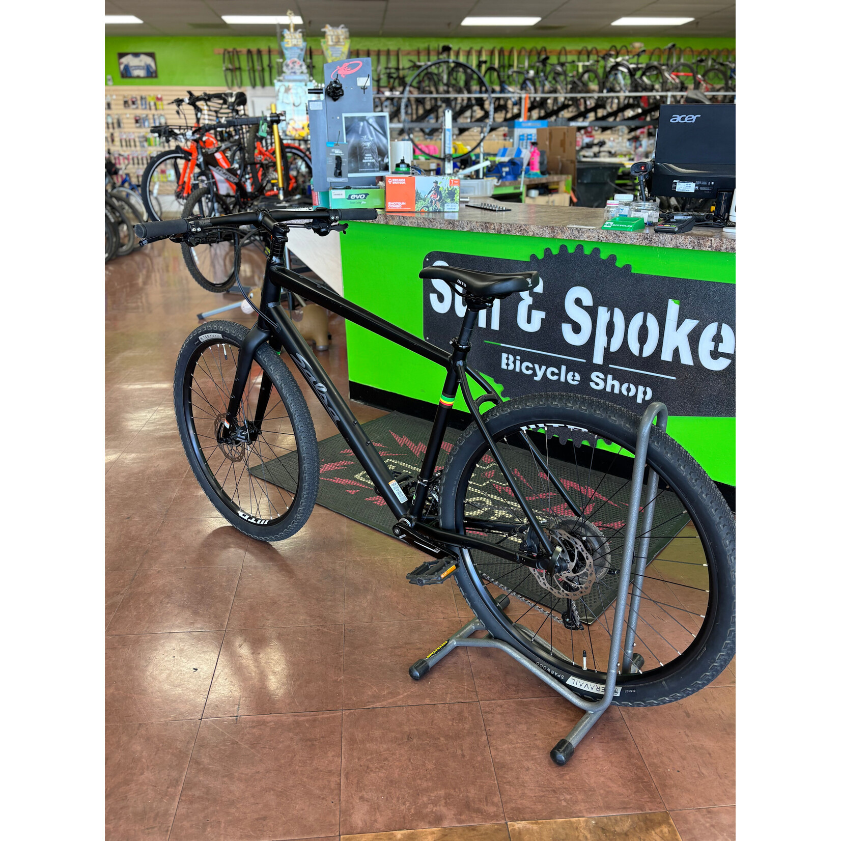 Salsa Salsa Journeyer Flat Bar All Road/Gravel Bike, Large