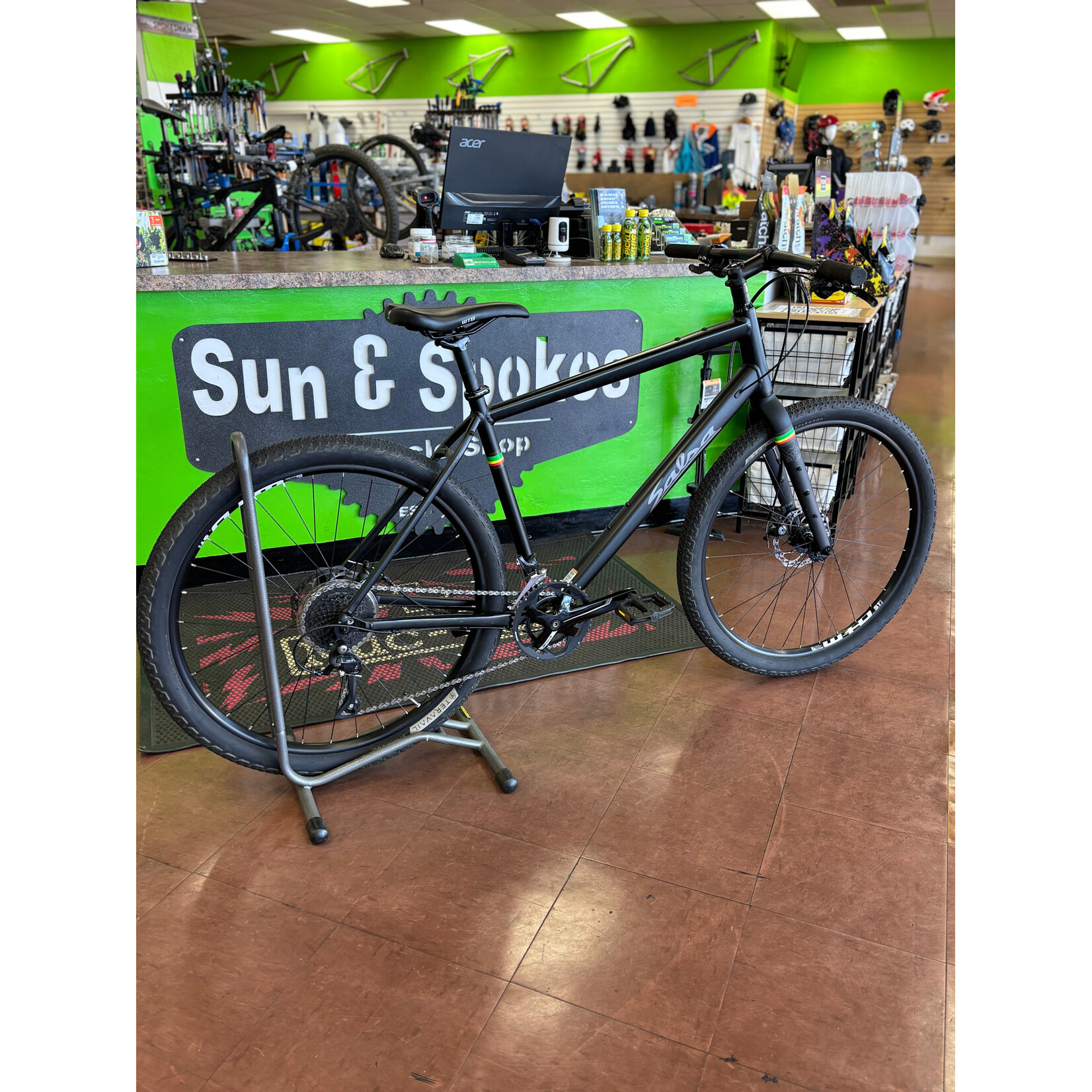 Salsa Salsa Journeyer Flat Bar All Road/Gravel Bike, Large