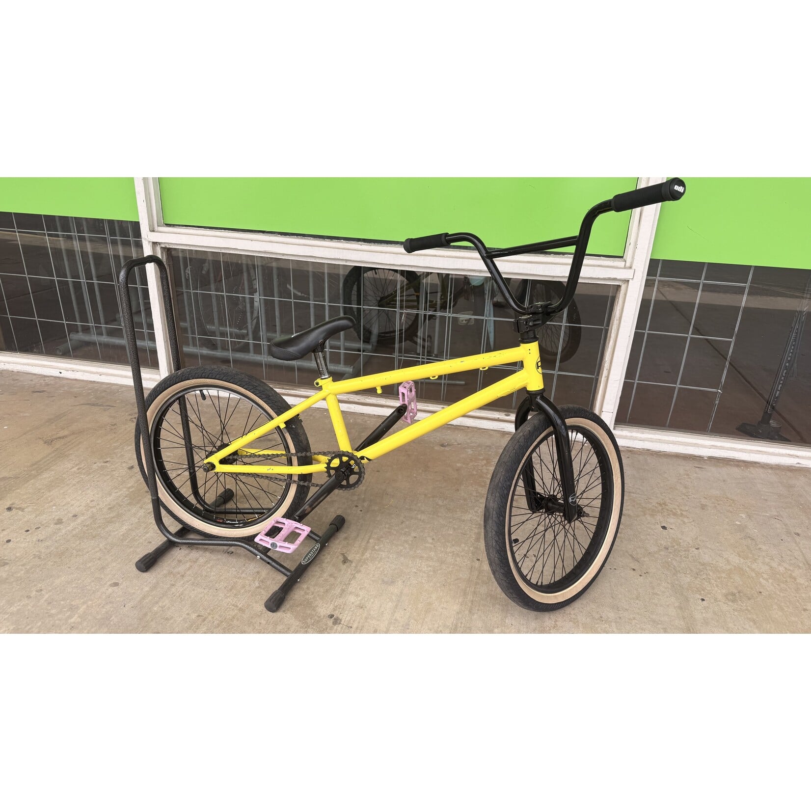 Free Agent 20" BMX bike
