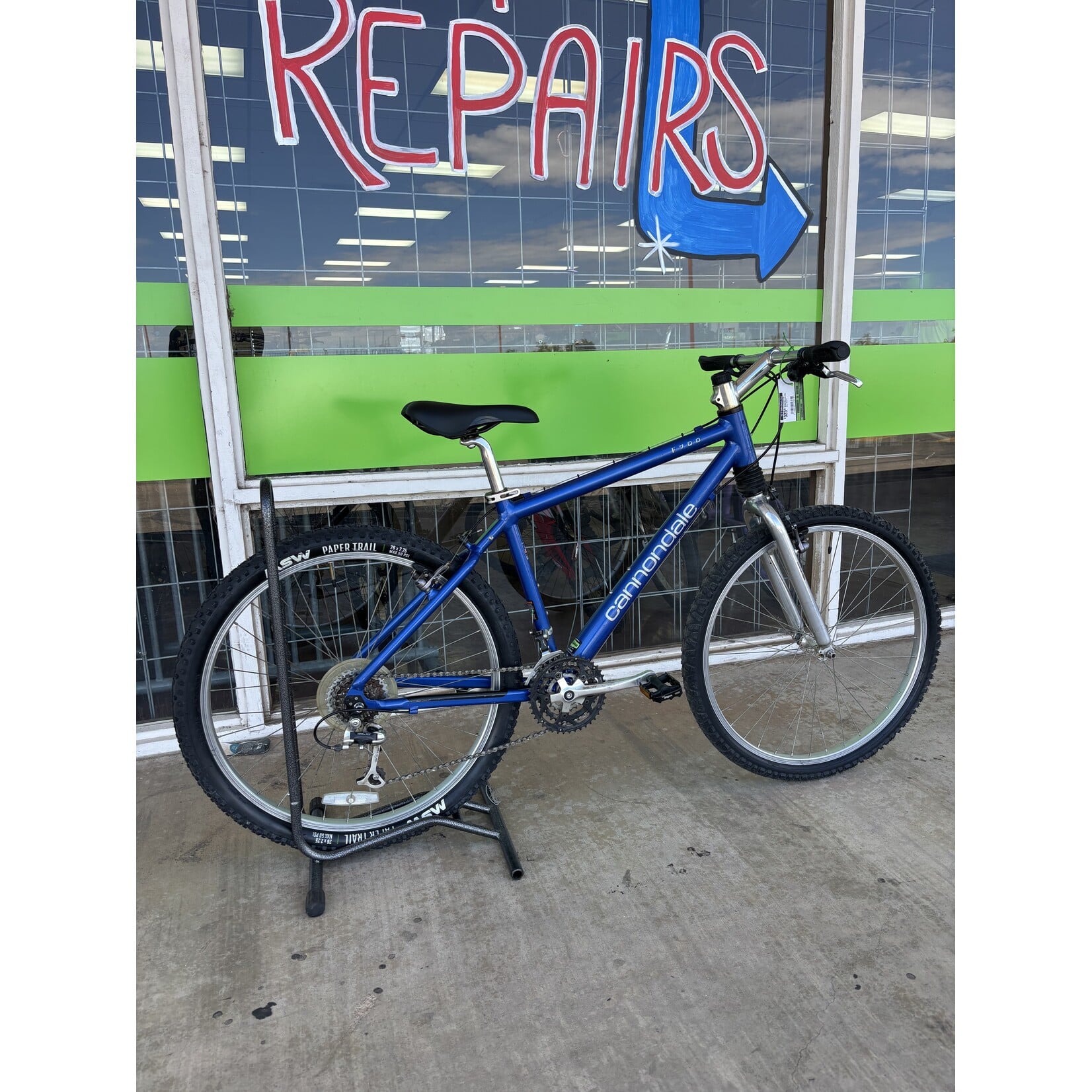 Cannondale Cannondale F700 Hardtail Mountain Bike, Blue, Medium
