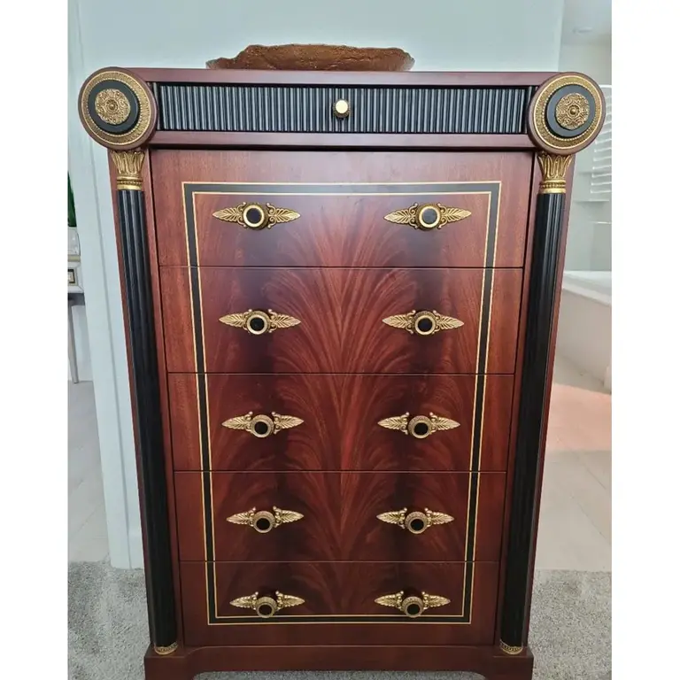 Agbogla Accent Chest