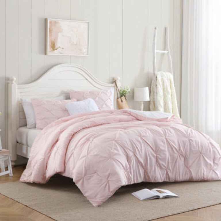 Traditional Pintuck Pleat Microfiber 3-Piece Comforter Set
