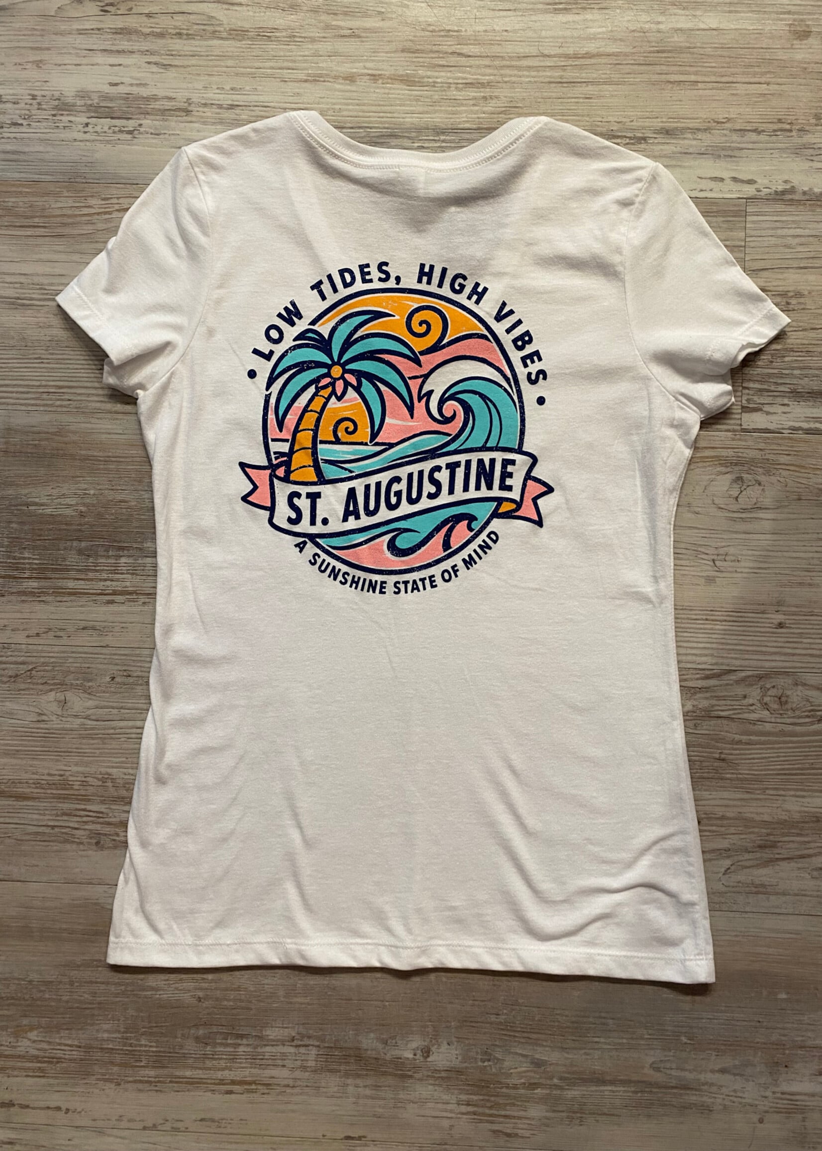 Low Tides High Vibes V-neck S/S