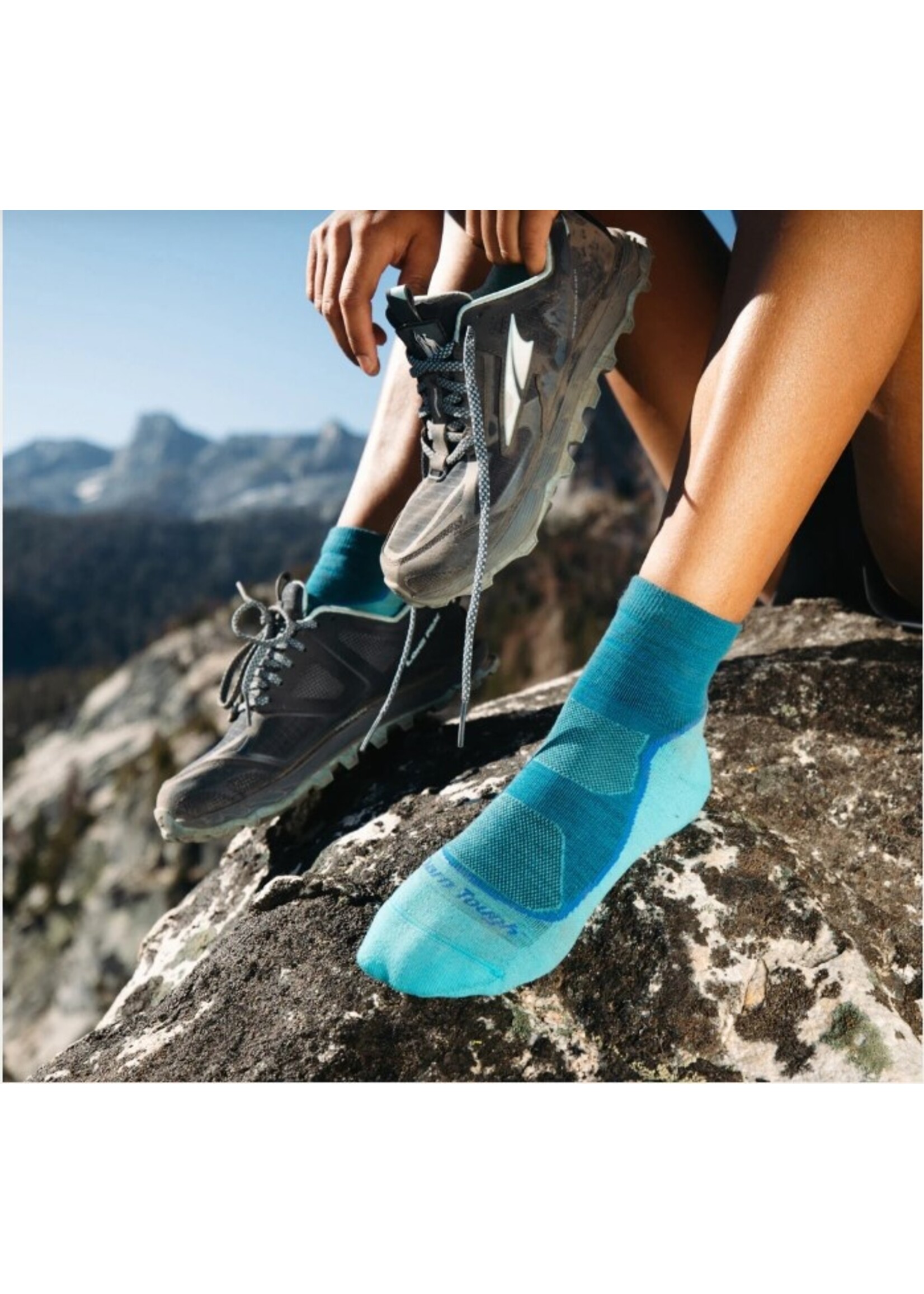 Darn Tough Women's Light Hiker Quarter Lightweight Hiking Socks (1987)