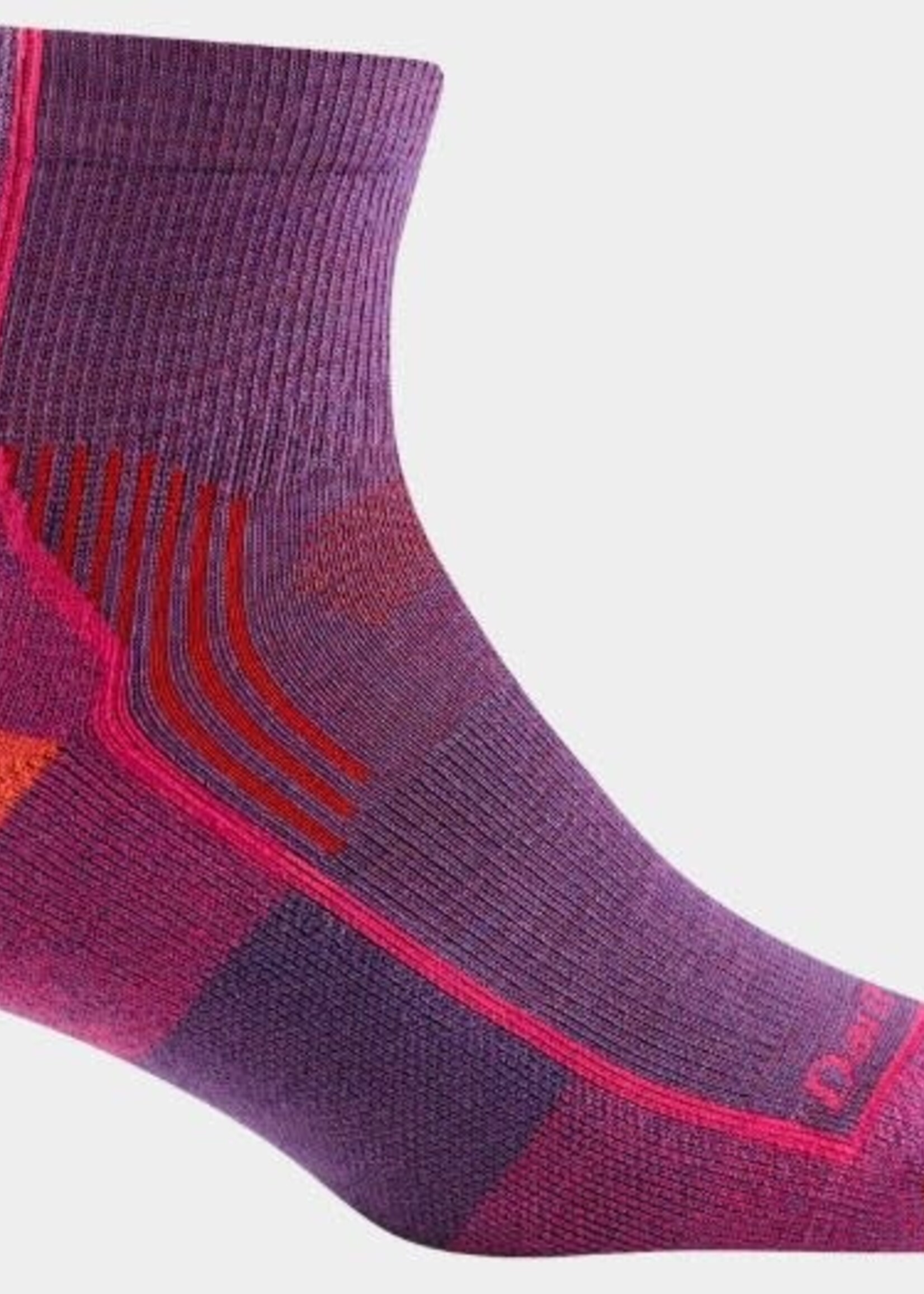 Darn Tough Women's Hiker Quarter Midweight Hiking Socks (1958)