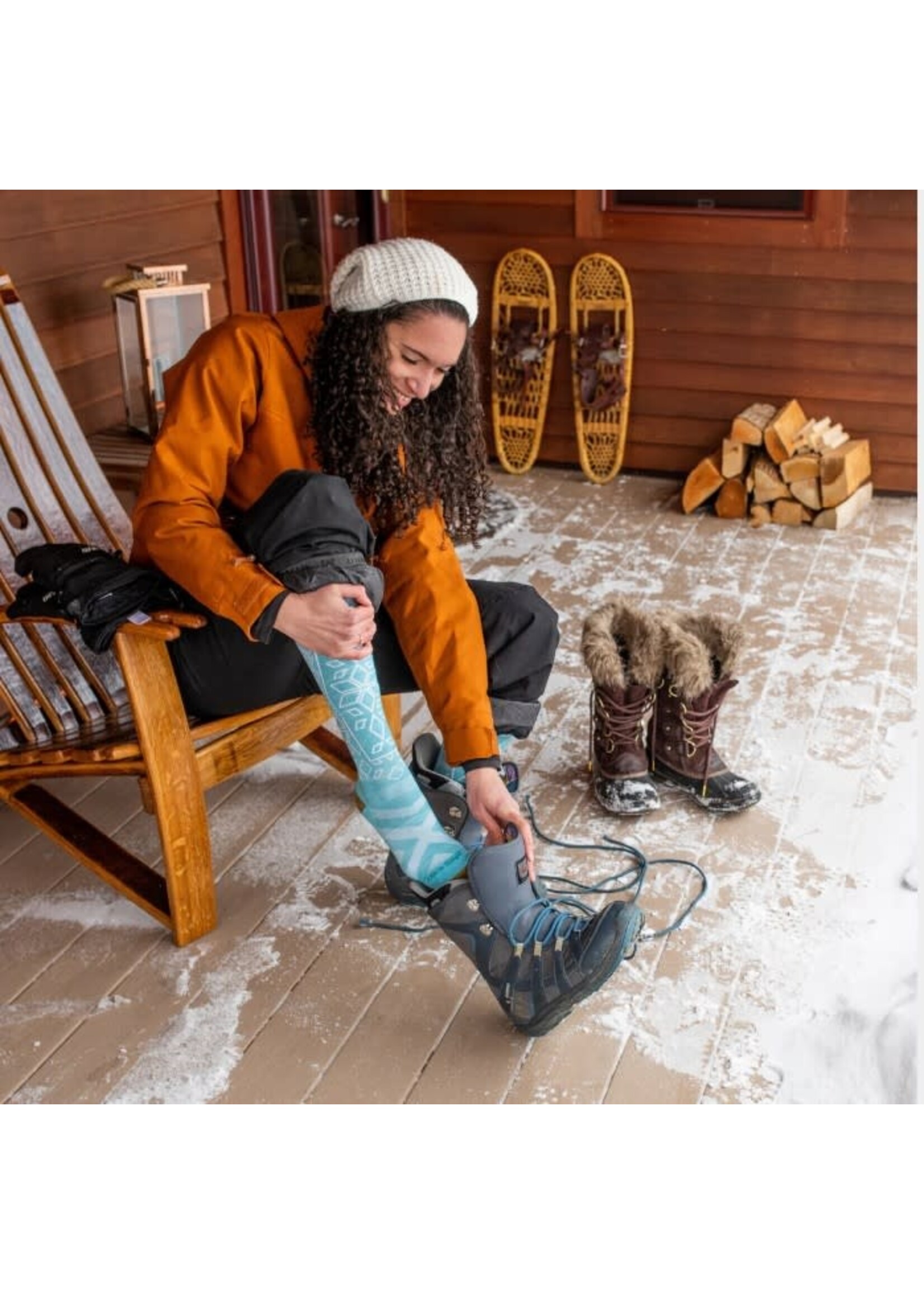 Darn Tough Women's Traverse Over-the-Calf Lightweight Ski & Snowboard Sock