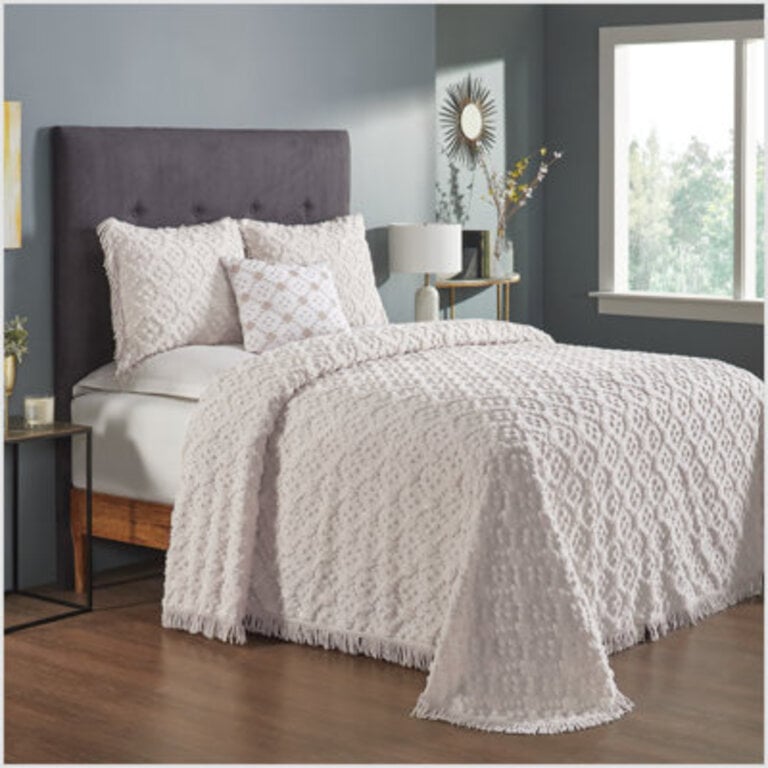 Charleston Collection 100 Cotton Bedding sets Machine Washable Soft and Breathable 4-piece Chenille Bedspread  Sham with Geometric Embroidery All season