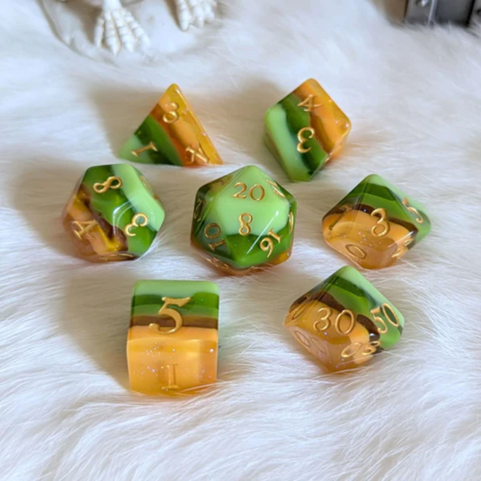 Fennek and Finch Timberlight Polyhedral 7 die set