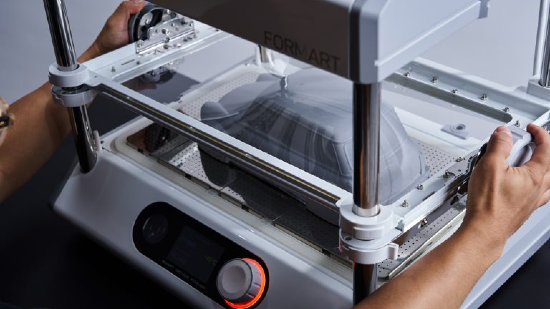 How does vacuum forming work?